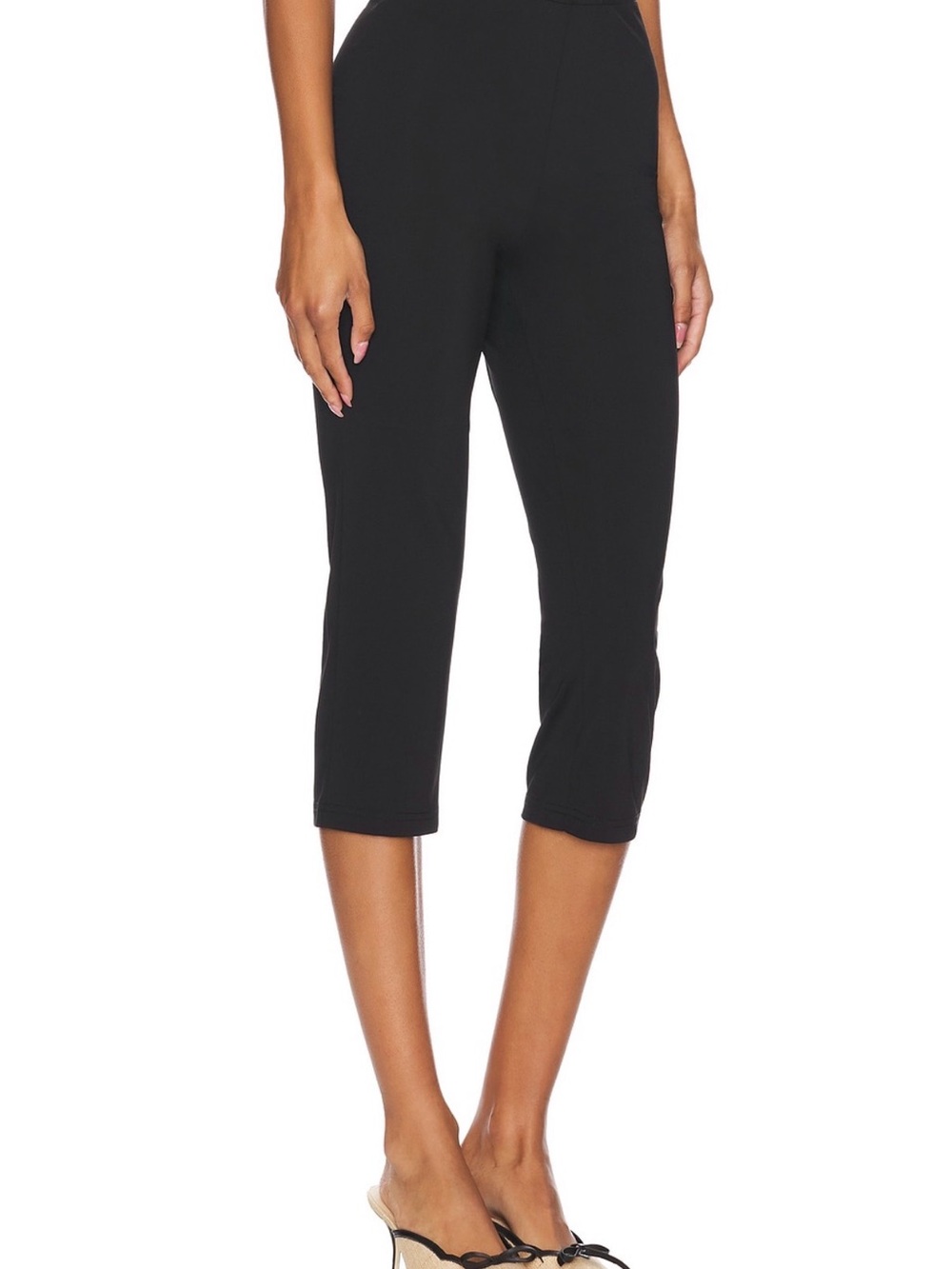 REVOLVE Capri Pants in Black
SNDYS - Picture 3 of 6